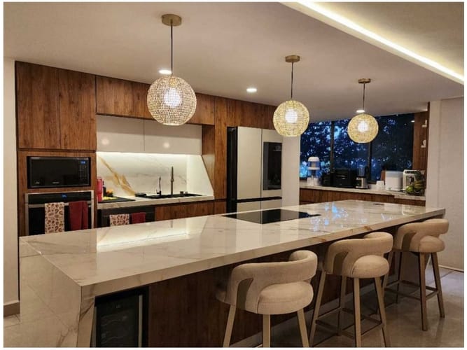 Apartamento de 4 alcobas en venta en El Poblado, Medellín, 220 m² · foto 2 de 19