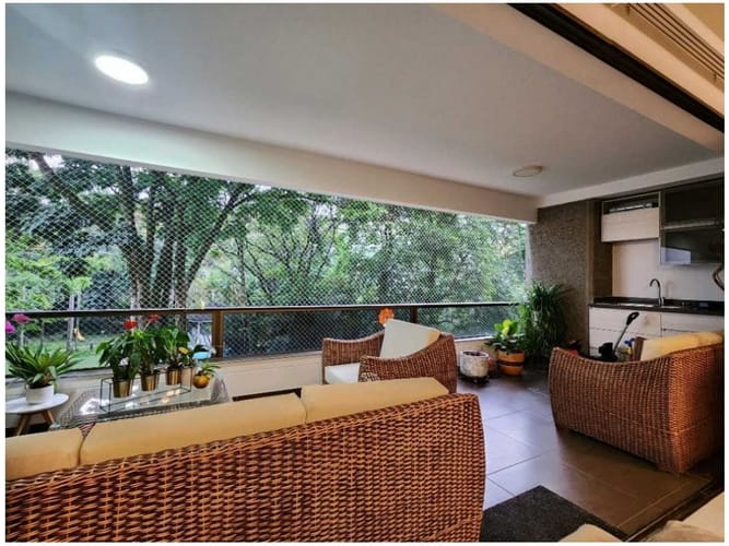 Apartamento de 4 alcobas en venta en El Poblado, Medellín, 220 m² · foto 5 de 19