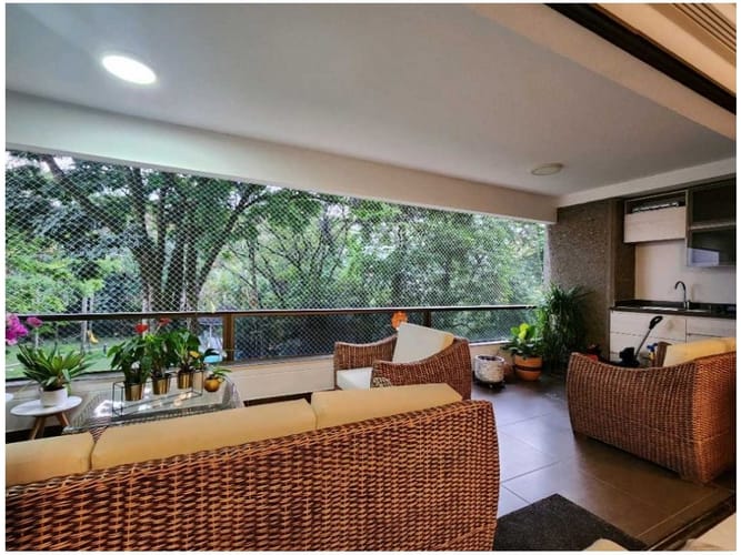 Apartamento de 4 alcobas en venta en El Poblado, Medellín, 220 m² · foto 7 de 19