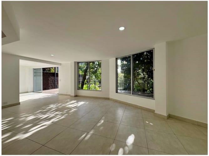 Casa de 4 alcobas en venta en Los Balsos, Medellín, 280 m² · foto 3 de 24