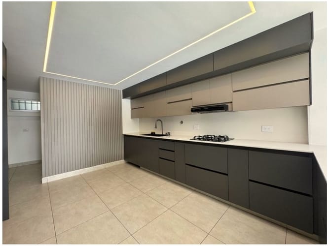 Casa de 4 alcobas en venta en Los Balsos, Medellín, 280 m² · foto 6 de 24