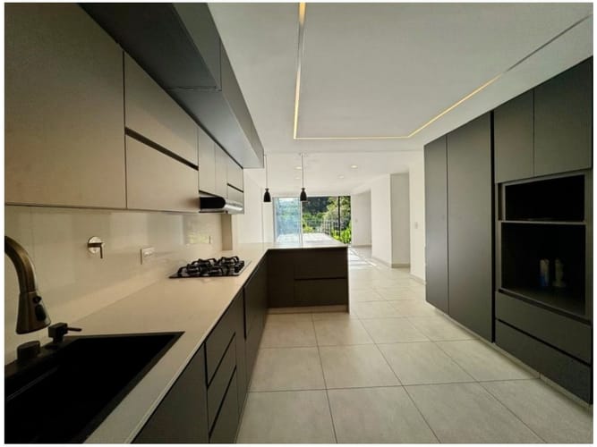 Casa de 4 alcobas en venta en Los Balsos, Medellín, 280 m² · foto 8 de 24