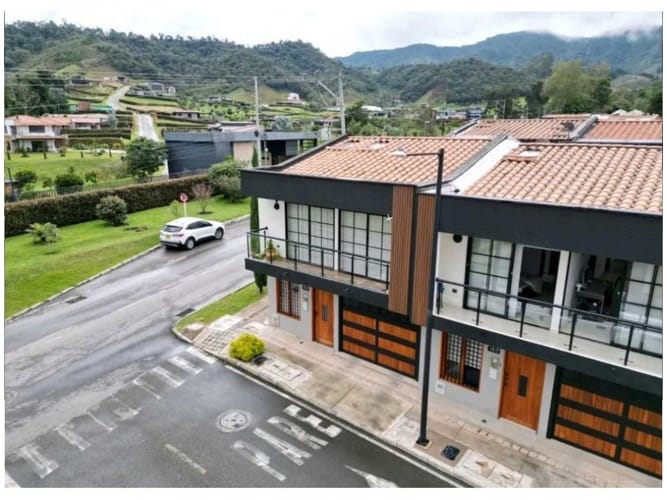 Apartamento de 4 alcobas en venta en La Ceja, 150 m² · foto 2 de 18