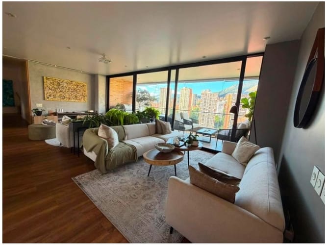Apartamento en venta en El Poblado, Medellín · foto 2 de 11