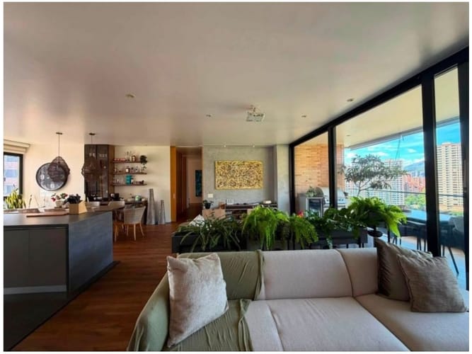 Apartamento en venta en El Poblado, Medellín · foto 4 de 11