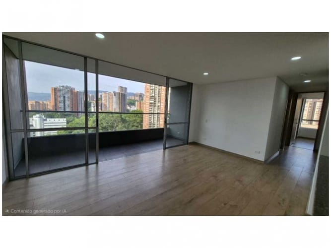 Apartamento de 3 alcobas en venta en Tres Esquinas, Sabaneta, 87 m² · foto 2 de 18