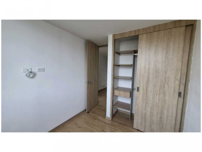 Apartamento de 3 alcobas en venta en Tres Esquinas, Sabaneta, 87 m² · foto 9 de 18