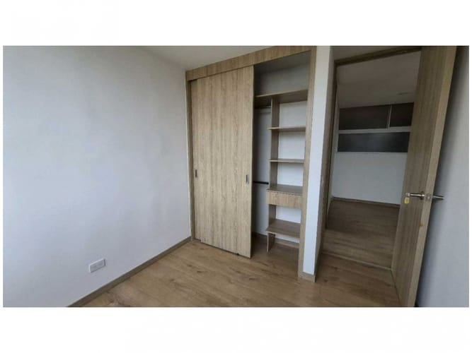 Apartamento de 3 alcobas en venta en Tres Esquinas, Sabaneta, 87 m² · foto 12 de 18