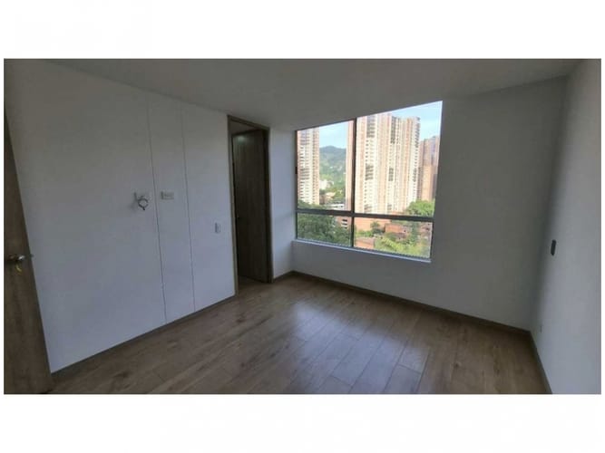 Apartamento de 3 alcobas en venta en Tres Esquinas, Sabaneta, 87 m² · foto 16 de 18