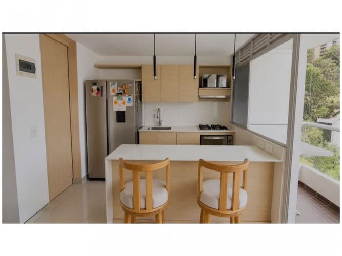 Apartamento en venta en El Poblado, Medellín · foto 2 de 9