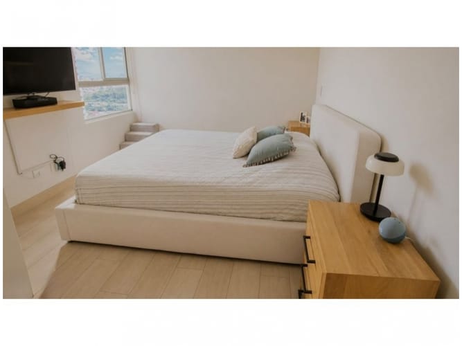 Apartamento en venta en El Poblado, Medellín · foto 3 de 9
