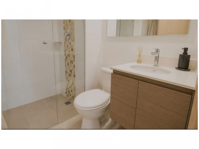 Apartamento en venta en El Poblado, Medellín · foto 6 de 9