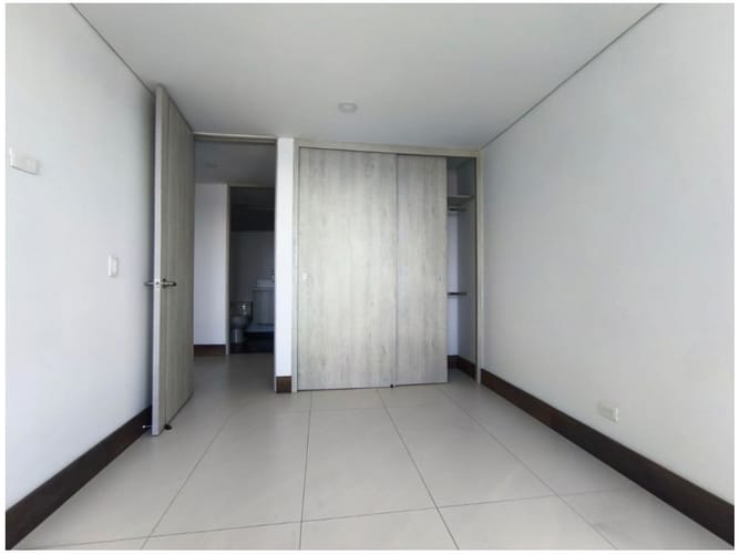 Apartamento de 2 alcobas en venta en Las Lomitas, Sabaneta, 74 m² · foto 13 de 22