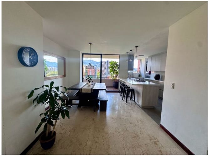 Apartamento de 3 alcobas en venta en El Poblado, Medellín, 149 m² · foto 5 de 24