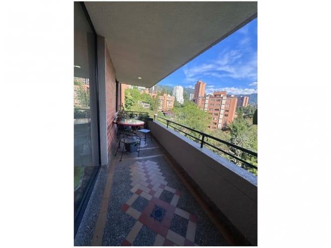 Apartamento de 3 alcobas en venta en El Poblado, Medellín, 149 m² · foto 9 de 24