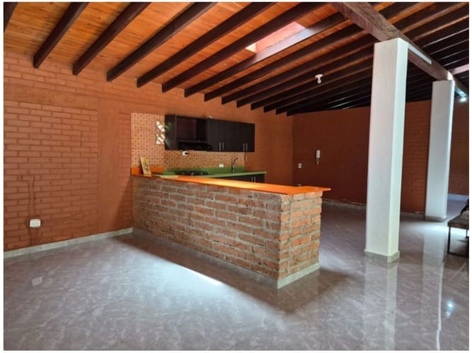 Casa de 5 alcobas en venta en La Ceja · foto 3 de 13