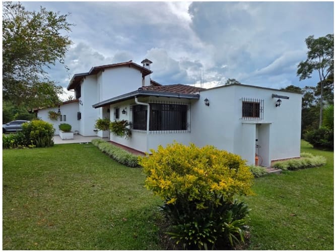 Casa de 5 alcobas en venta en La Ceja, 325 m² · foto 7 de 24