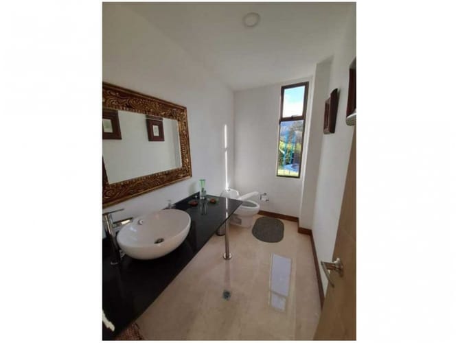 Casa de 5 alcobas en venta en Escobero, Envigado, 430 m² · foto 13 de 24