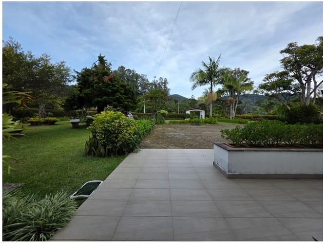 Casa de 5 alcobas en venta en La Ceja, 325 m² · foto 19 de 24