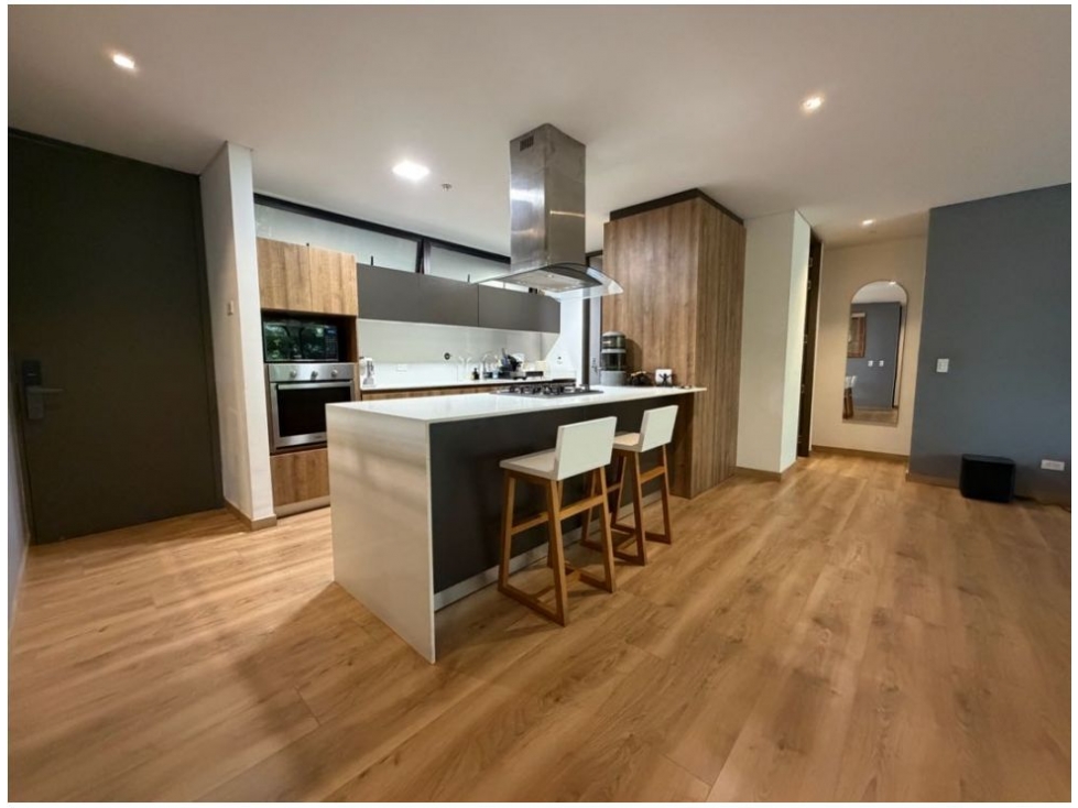 Apartamento en venta en El Poblado, Medellín · foto 6 de 19