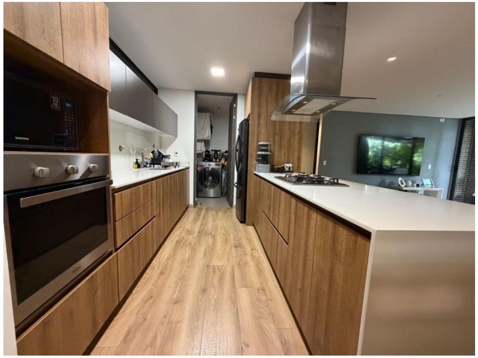 Apartamento en venta en El Poblado, Medellín · foto 7 de 19