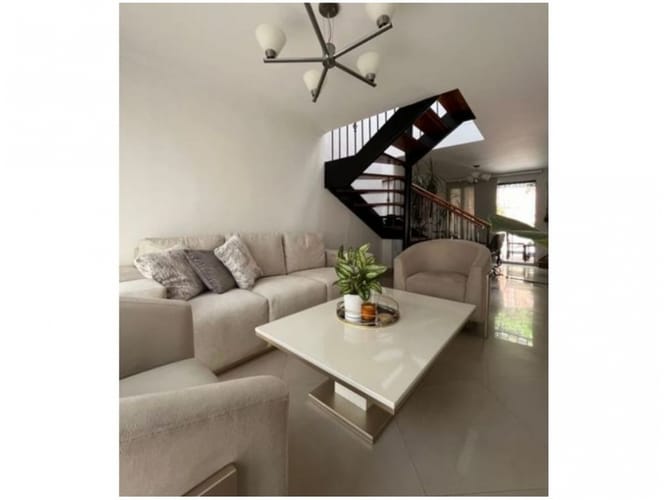 Casa de 4 alcobas en venta en Camino Verde, Envigado, 157 m² · foto 3 de 12