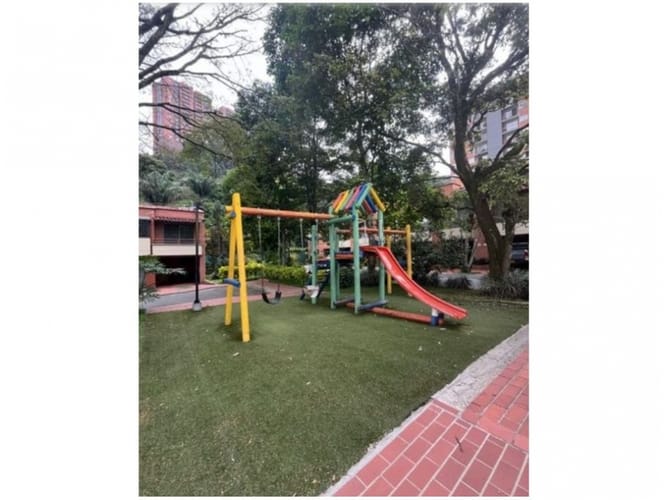Casa de 4 alcobas en venta en Camino Verde, Envigado, 157 m² · foto 12 de 12