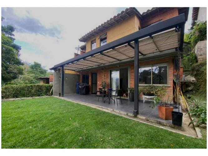Casa de 4 alcobas en venta en El Carmelo Ii, Sabaneta, 296 m² · foto 5 de 18