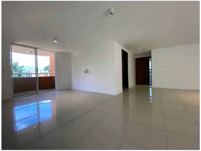 Apartamento de 3 alcobas en venta en El Poblado, Medellín, 132 m² · foto 3 de 20