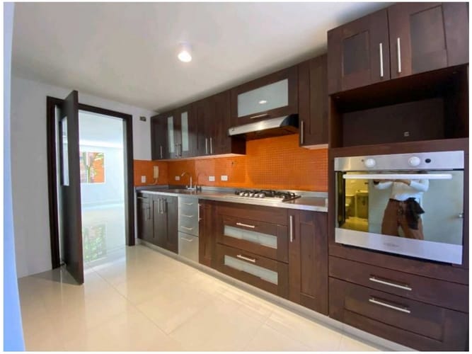 Apartamento de 3 alcobas en venta en El Poblado, Medellín, 132 m² · foto 7 de 20