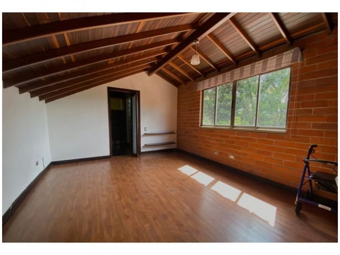 Casa de 4 alcobas en venta en El Carmelo Ii, Sabaneta, 296 m² · foto 13 de 18