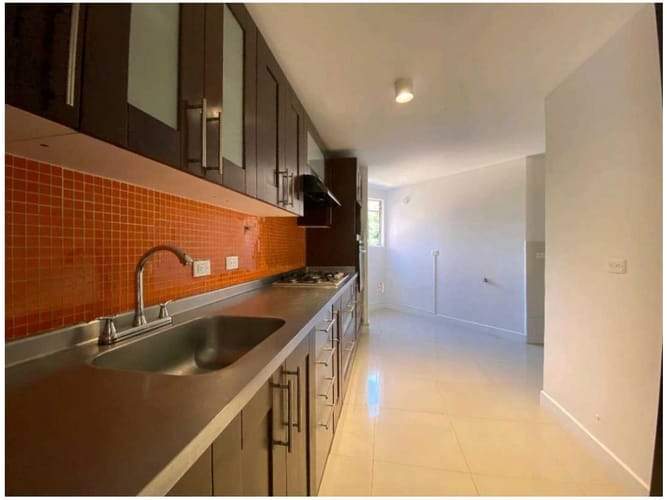 Apartamento de 3 alcobas en venta en El Poblado, Medellín, 132 m² · foto 8 de 20