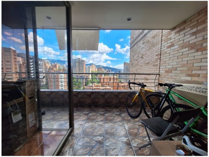 Apartamento de 3 alcobas en venta en El Poblado, Medellín, 134 m² · foto 3 de 24