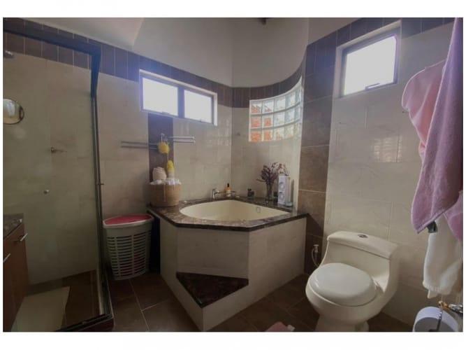 Casa de 4 alcobas en venta en El Carmelo Ii, Sabaneta, 296 m² · foto 17 de 18
