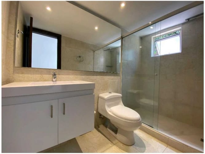 Apartamento de 3 alcobas en venta en El Poblado, Medellín, 132 m² · foto 14 de 20