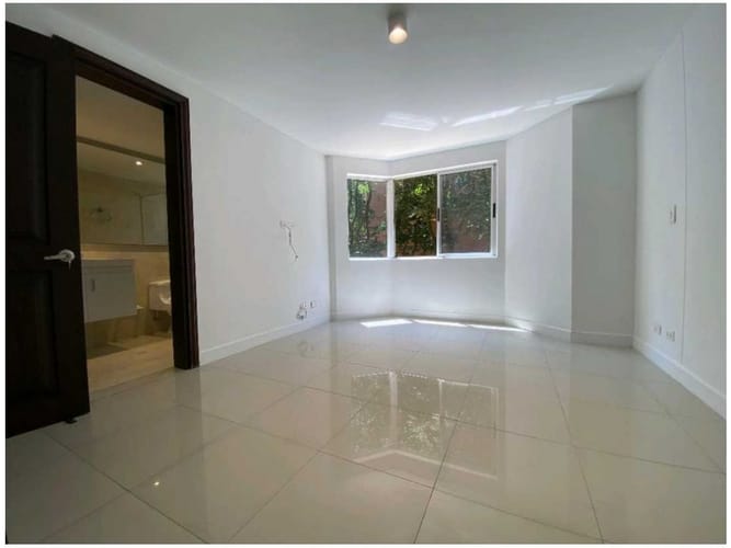 Apartamento de 3 alcobas en venta en El Poblado, Medellín, 132 m² · foto 17 de 20