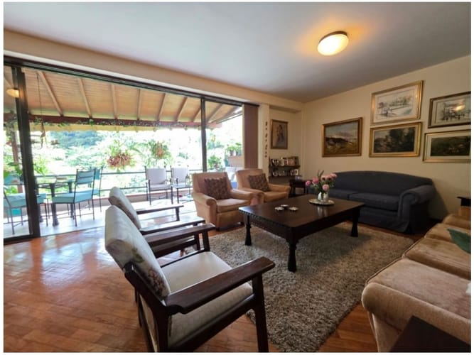 Casa de 3 alcobas en venta en El Poblado, Medellín, 246 m² · foto 10 de 24