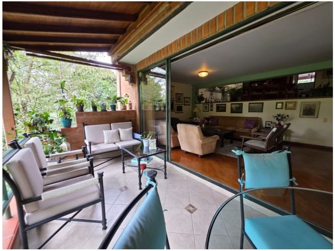 Casa de 3 alcobas en venta en El Poblado, Medellín, 246 m² · foto 12 de 24