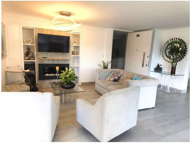 Apartamento en venta en El Poblado, Medellín · foto 3 de 24