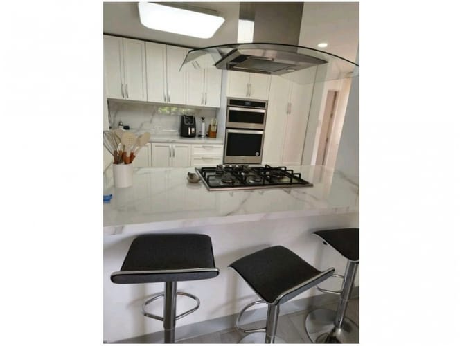 Apartamento en venta en El Poblado, Medellín · foto 5 de 24