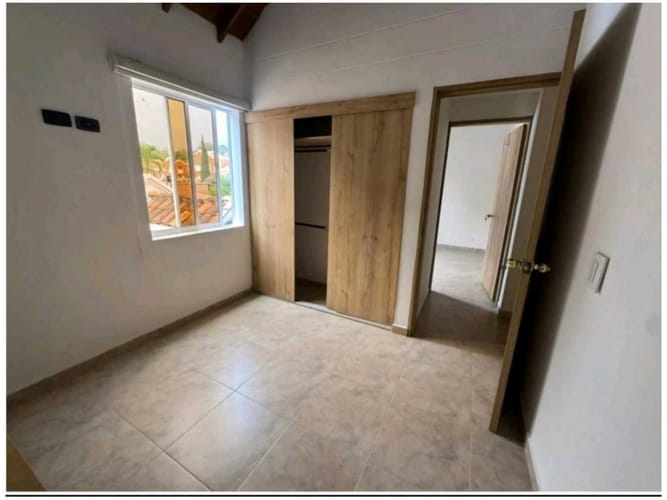 Casa de 3 alcobas en venta en El Rodeo, Medellín, 113 m² · foto 2 de 15