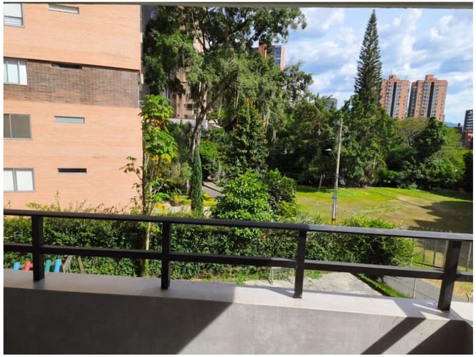 Apartamento en venta en El Poblado, Medellín · foto 9 de 24