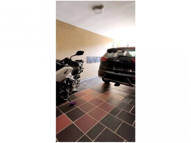 Casa de 3 alcobas en venta en Las Antillas, Envigado, 250 m² · foto 4 de 24