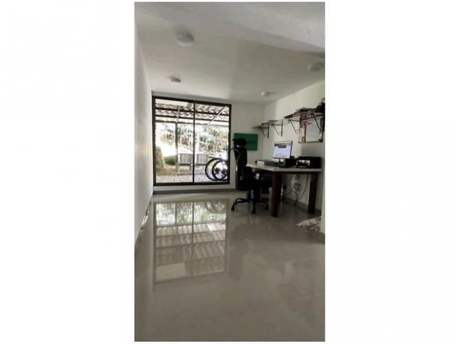 Casa de 3 alcobas en venta en Las Antillas, Envigado, 250 m² · foto 7 de 24