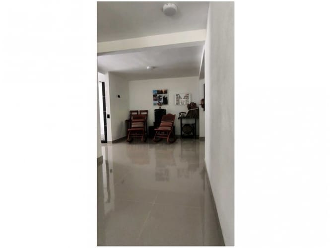 Casa de 3 alcobas en venta en Las Antillas, Envigado, 250 m² · foto 8 de 24