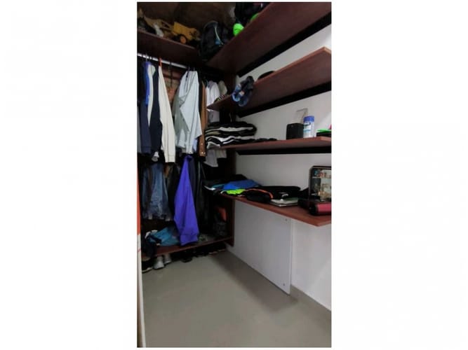 Casa de 3 alcobas en venta en Las Antillas, Envigado, 250 m² · foto 15 de 24