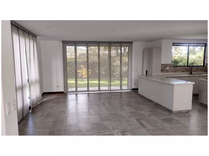 Casa de 4 alcobas en venta en So�Adora, El Carmen de Viboral · foto 3 de 24