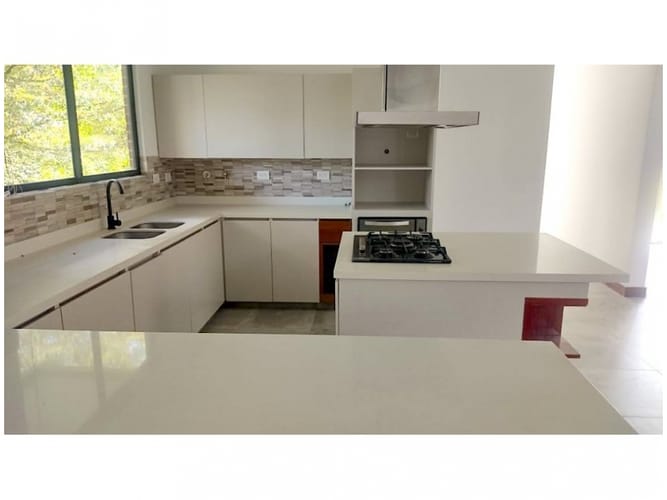 Casa de 4 alcobas en venta en So�Adora, El Carmen de Viboral · foto 5 de 24