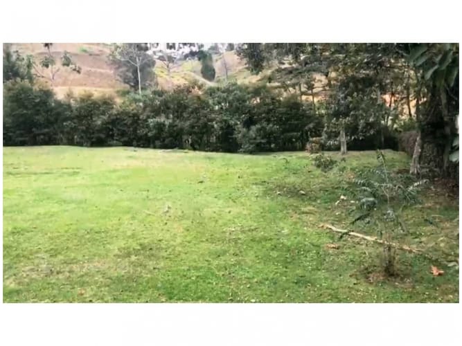 Lote en venta en Guamito, La Ceja, 2526 m² · foto 2 de 12
