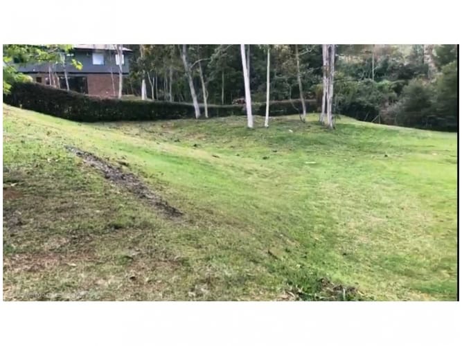 Lote en venta en Guamito, La Ceja, 2526 m² · foto 4 de 12